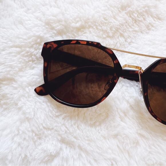 Ansel Tortoise Brown Bold Round Sunglasses - Picture 3 of 12